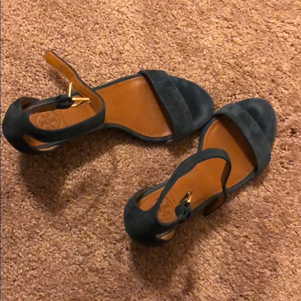 Tory Burch Leather Scandals with heels